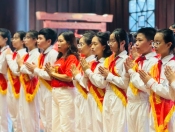 Dâng hương tưởng niệm các anh hùng liệt sĩ